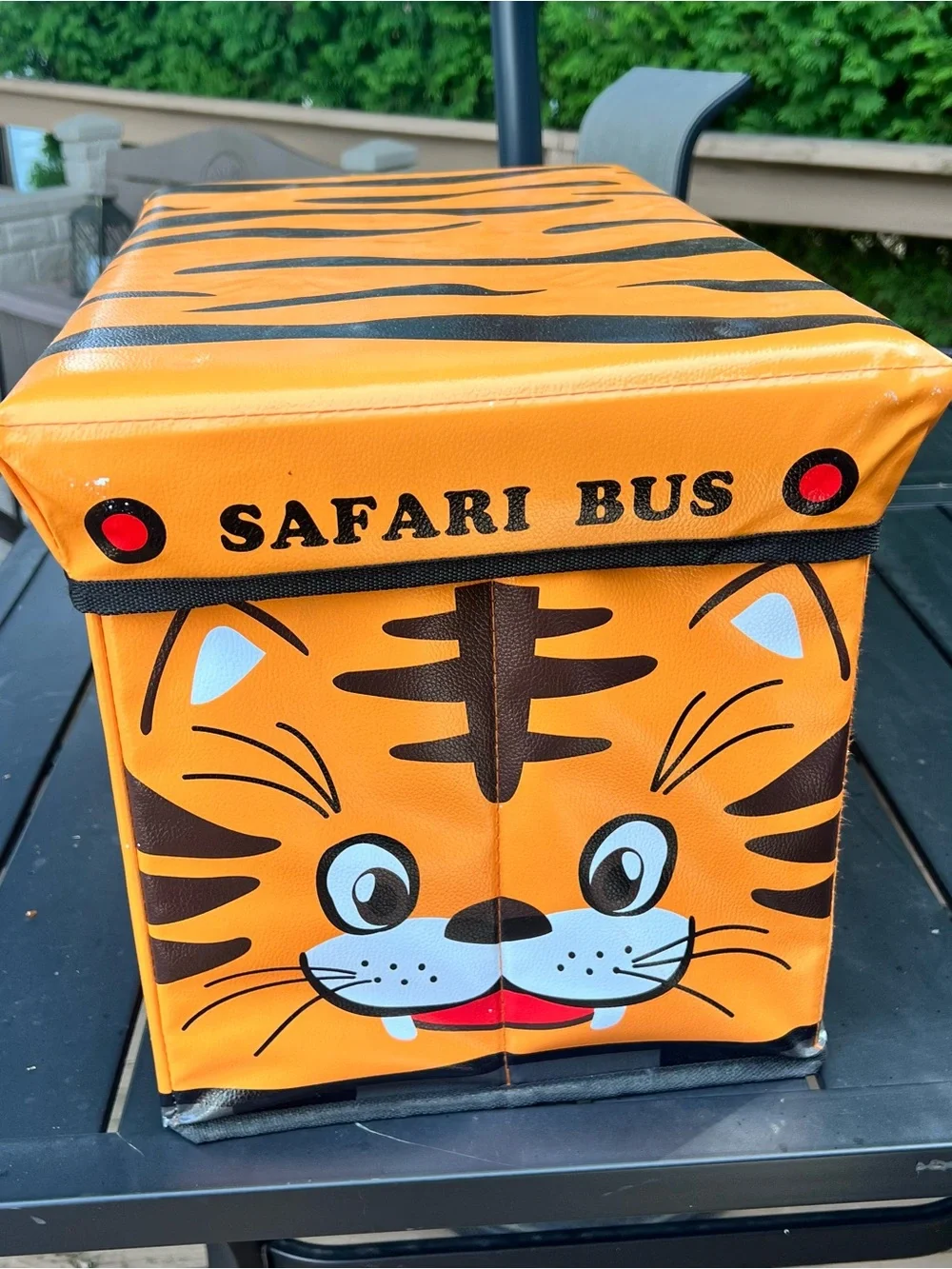Global Decor Inc. safari bus